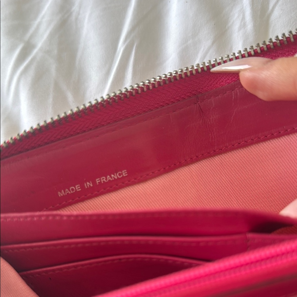 AUTHENTIC CHANEL WALLET - Picture 3 of 7